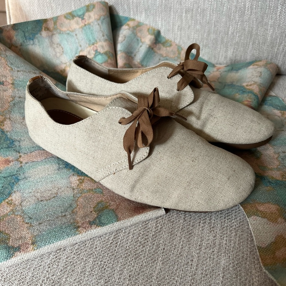 OluKai Pakele Elu Canvas lace Shoes
